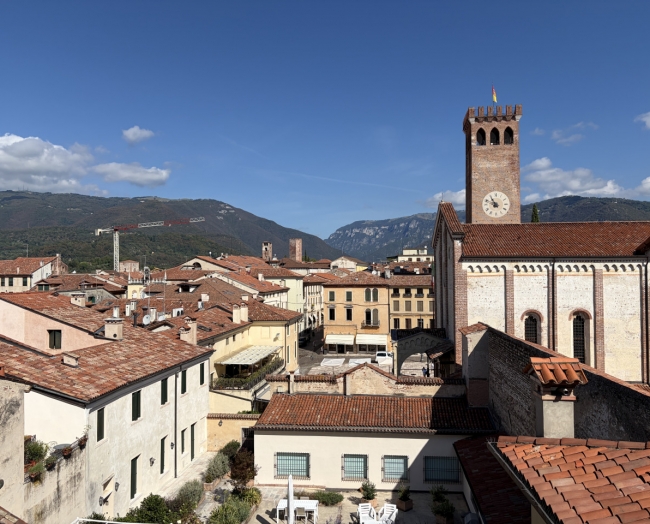 Moderno appartamento duplex con vista in centro storico a Bassano del Grappa